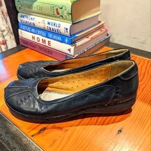 Clarks Unstructured brand black size 9 flats